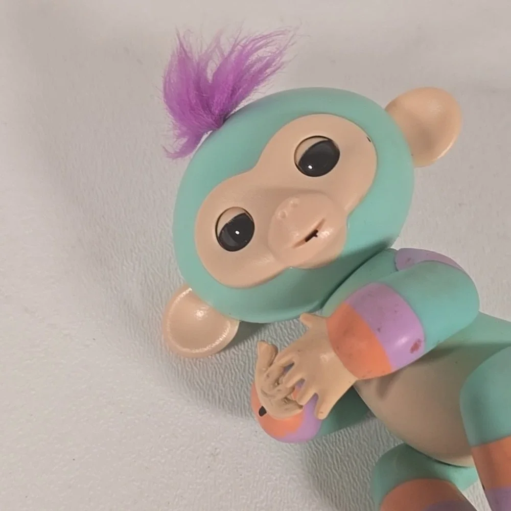 Fingerling‎ Rainbow Monkey- Heads Eyes Move Talks Electronic + Mini